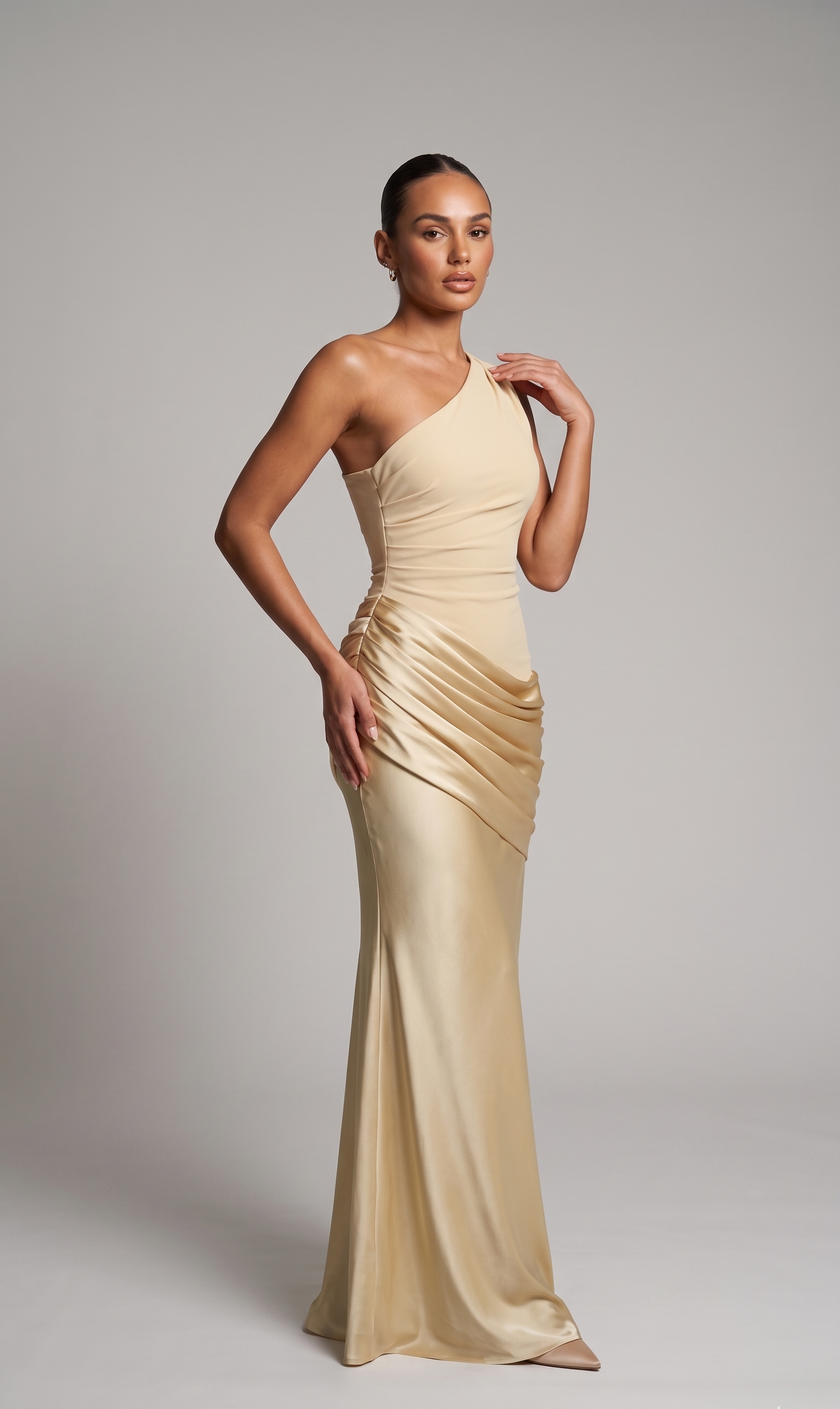 Elegantes One-Shoulder-Kleid