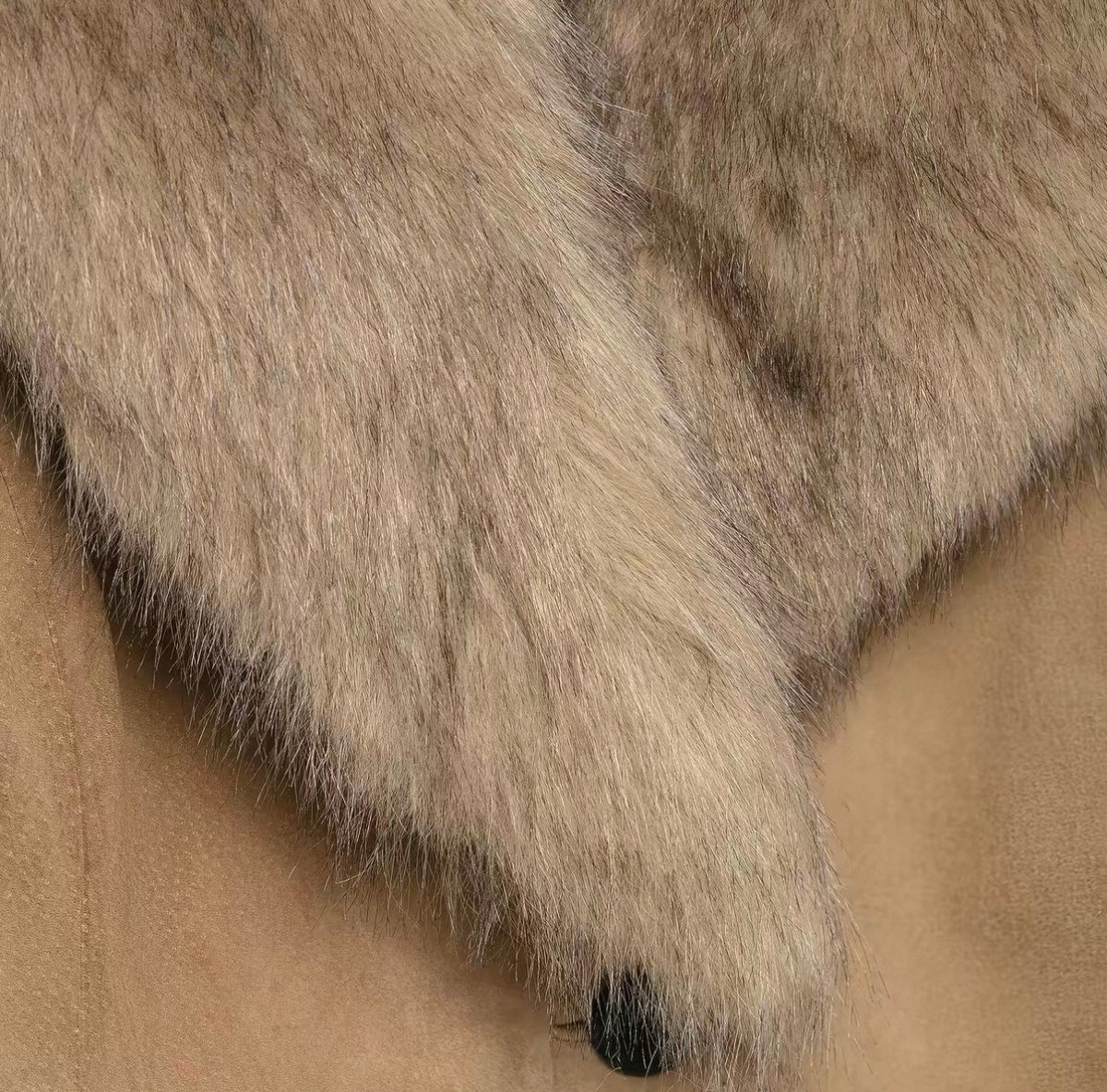 Camel Jacke mit Fellbesatz