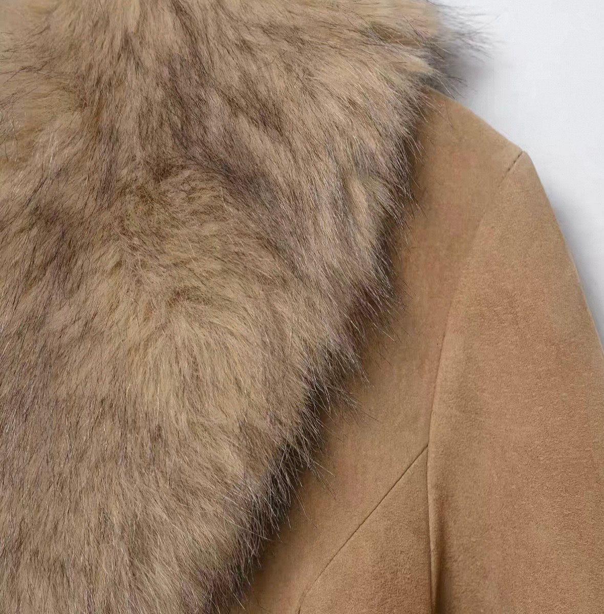 Camel Jacke mit Fellbesatz